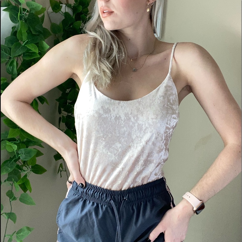self cropped light pink velvet tank/size small